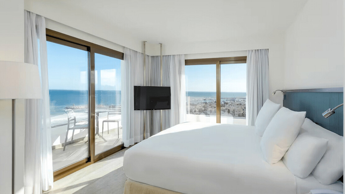 Premium Suite Front Sea View 